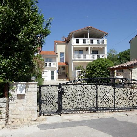 Apartments Domic Banjole Esterno foto