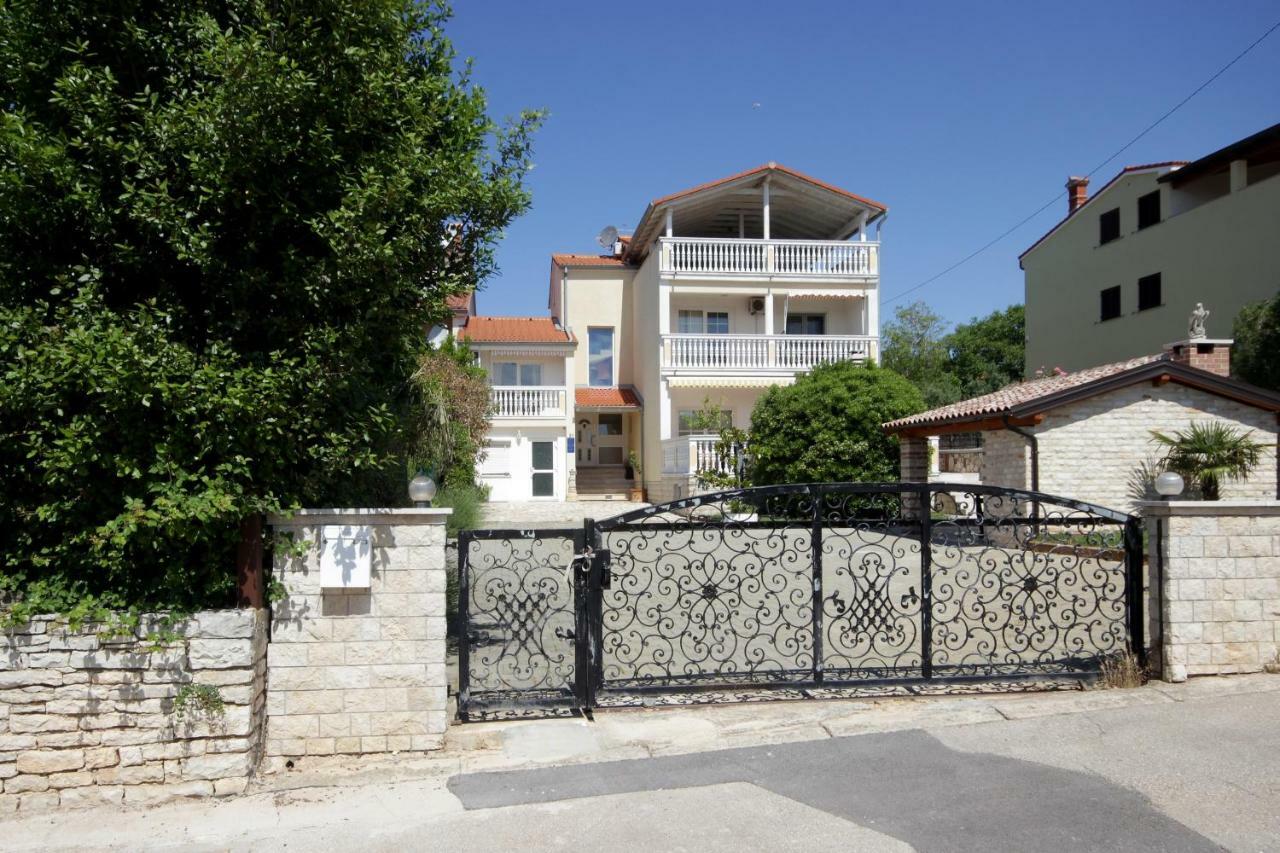 Apartments Domic Banjole Esterno foto